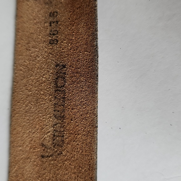 🇨🇦*** Vintage Vermillon Carved Leather Belt - Picture 3 of 7